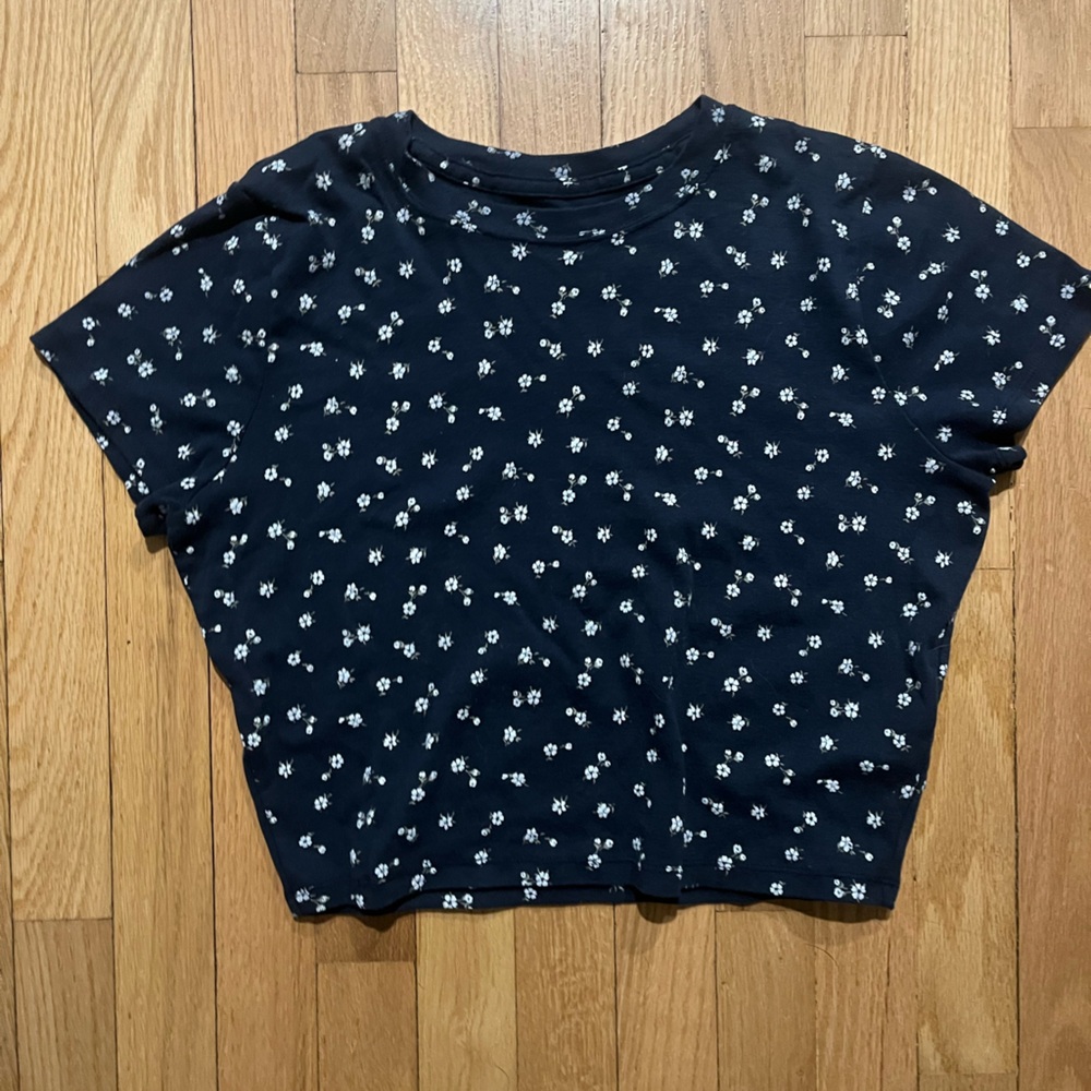 Hollister Blue and White Floral Baby Tee.